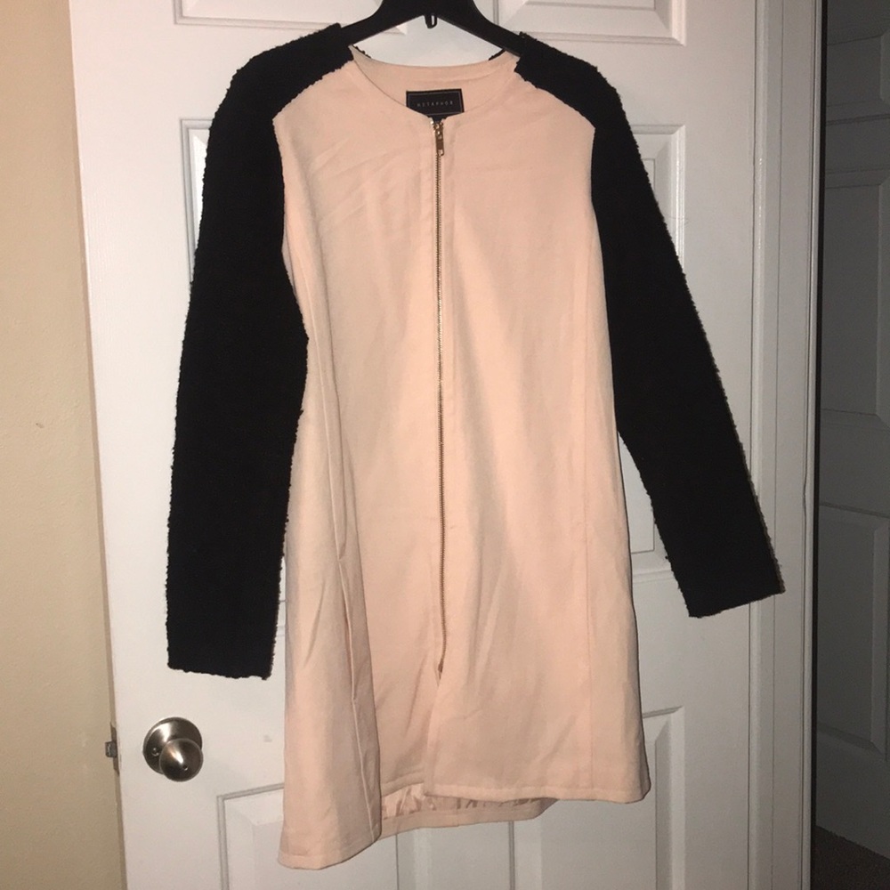 Black&light pink pea coat